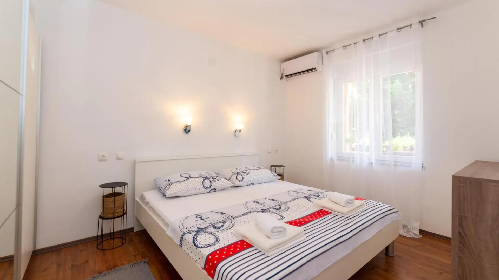 2 Bedroom Beautiful Home In Starigrad 0*, Starigrad Paklenica