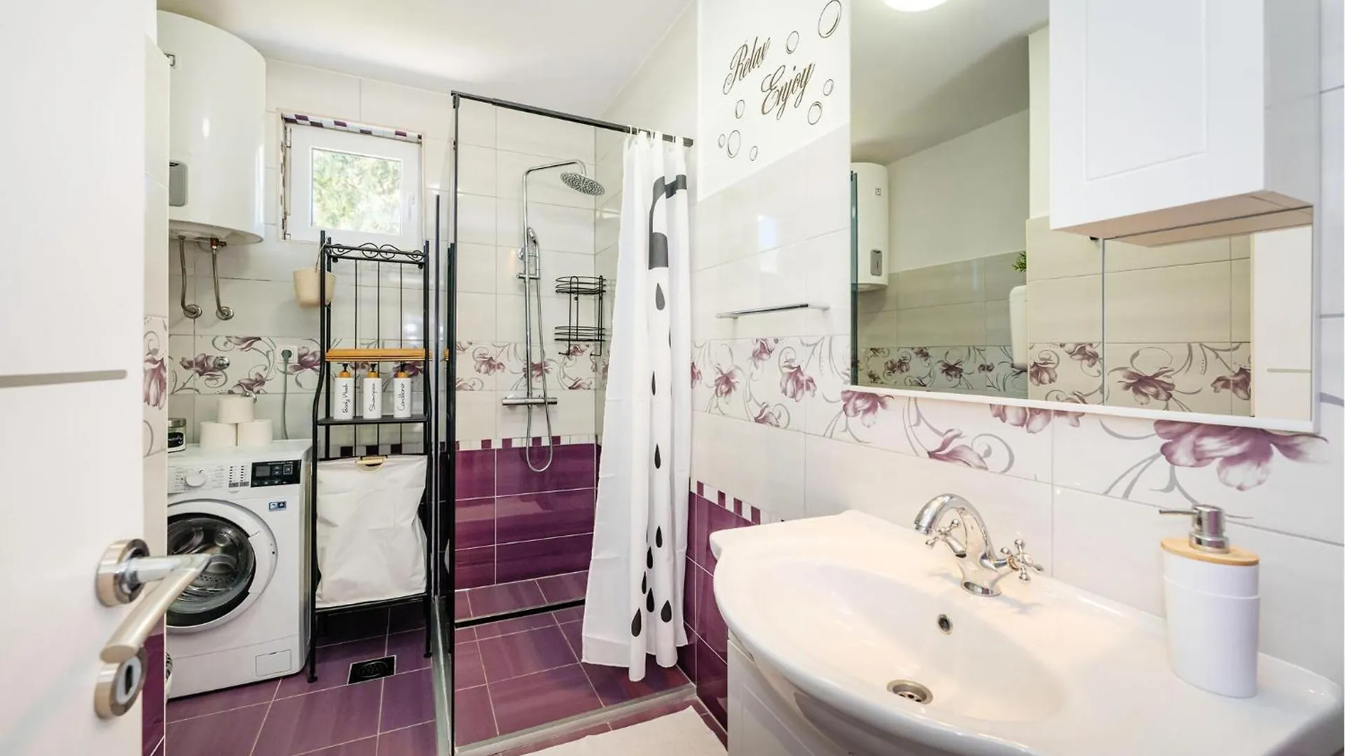 2 Bedroom Beautiful Home In Starigrad Holiday home