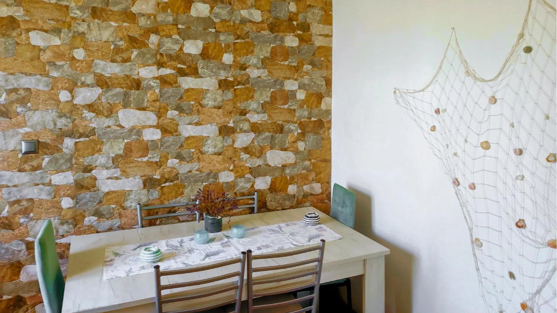 2 Bedroom Beautiful Home In Starigrad Croatia
