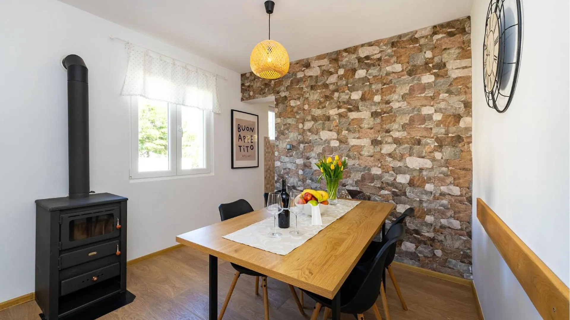 בית נופש 2 Bedroom Beautiful Home In Starigrad